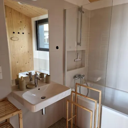 Haus 11 In Mit Seeblick Und Sauna Hébergement de vacances