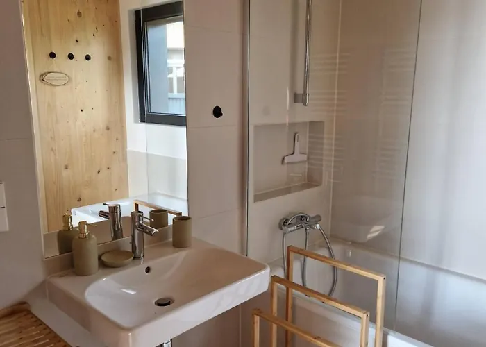 Haus 11 In Mit Seeblick Und Sauna Feriehus